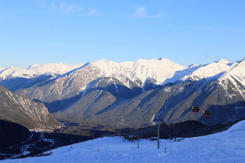 🏔️ Доброе утро!   
  
Сегодня 19 декабря, четверг, на курорте Архыз доступны:  